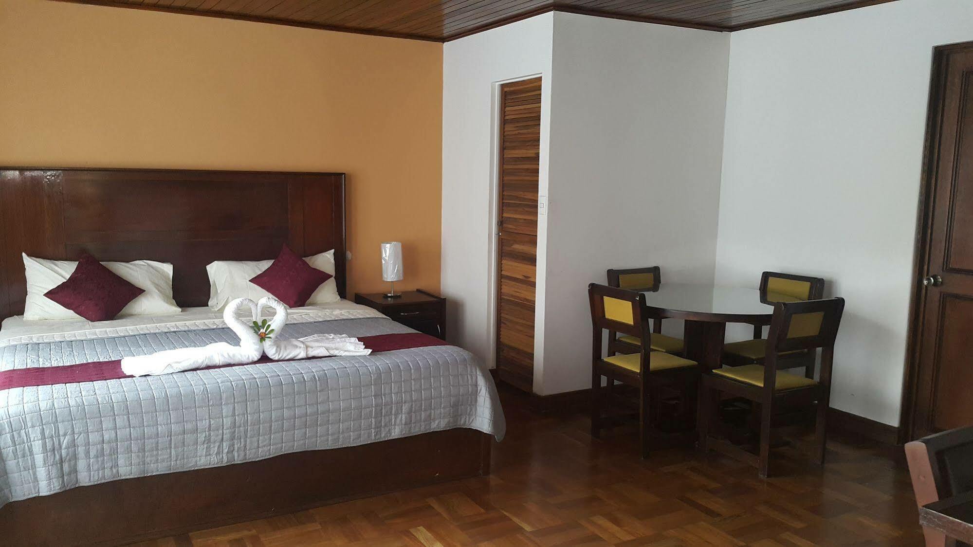 Hotel Portal Colonial San José Buitenkant foto